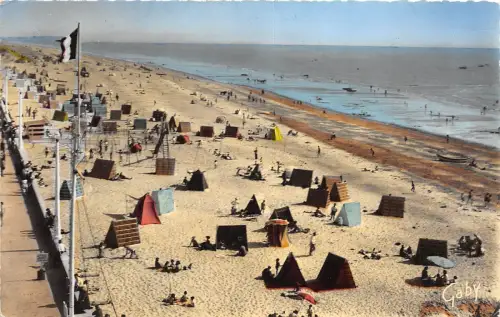 BR5828 La Promendade et la Plage a l heure du Bain Coutainville france