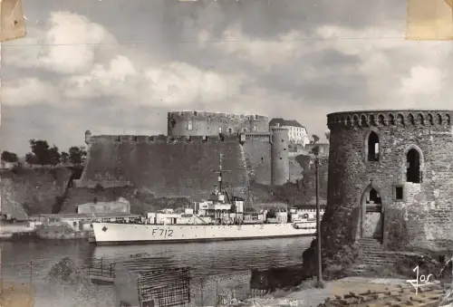 BR56734 Brest Le chateau fort a l interieur duquel a ete construite la prefectur