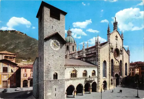 BT1130 como il duomo il broletto e la torre del comune italy