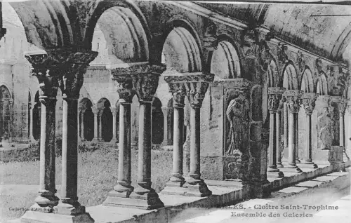 BF7030 cloitre saint trophime ensemble des galeries france Frankreich