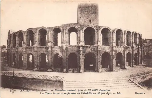BG25905 arles les arenes france
