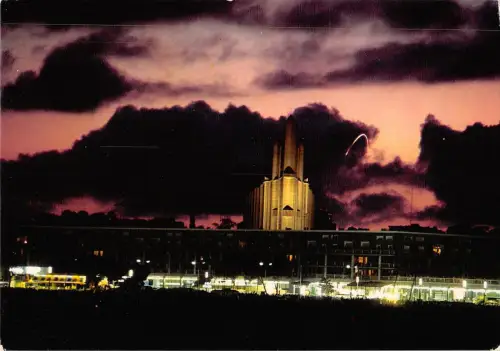 BT9033 Le front de mer et l eglise notre dame Royan France