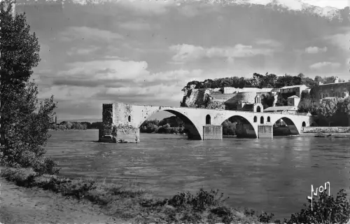 BR50245 Avignon le pont st benezet le rocher Frankreich