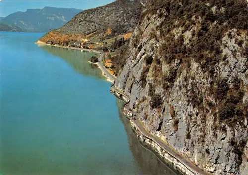 BR50310 le lac du Bourget route en corniche et village de brison les France