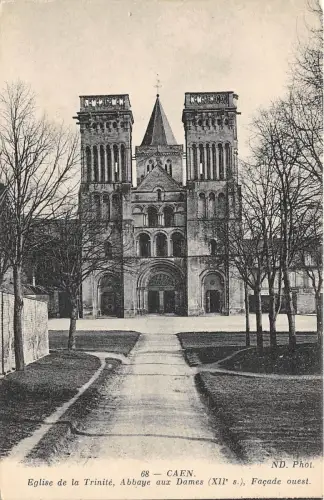 BG25894 caen eglise de la trinite france