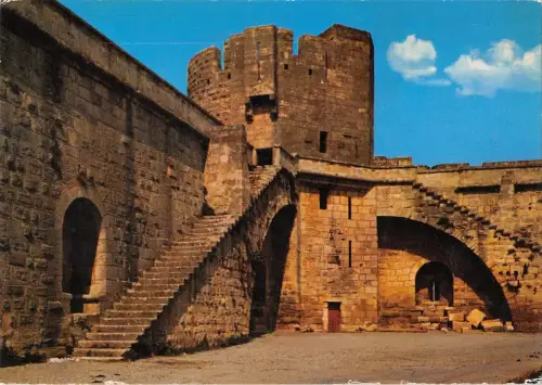 BT7665 Aigues mortes les remparts France