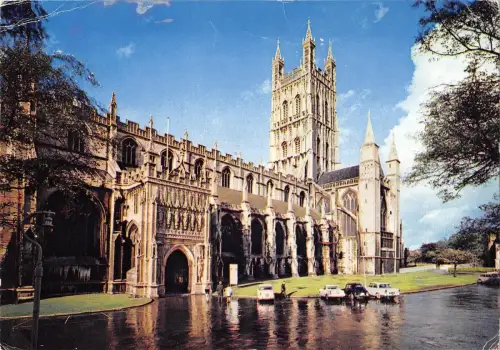 B102710 Gloucester Cathedral UK