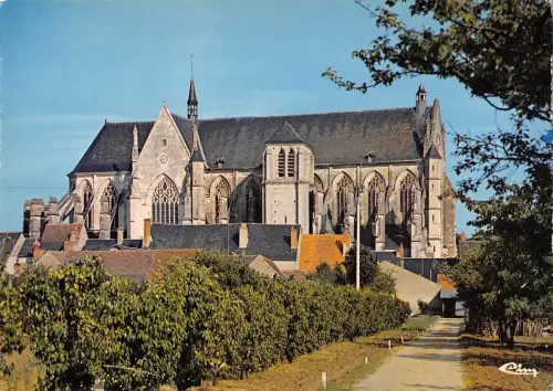 BT6664 Clery Saint Andre la basilique notre dame de clery France