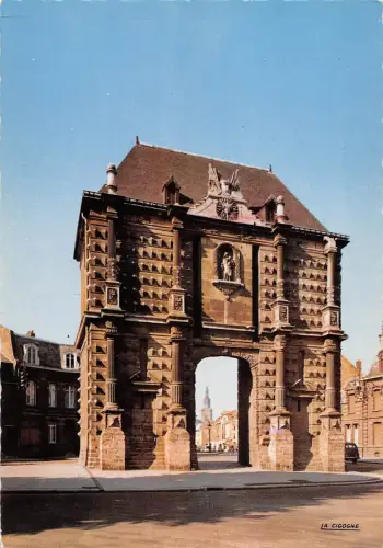BT4837 Cambrai la porte notre dame France