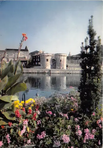 BR30964 Cognac les vieilles tours de la porte saint Jacques Frankreich