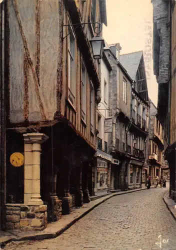 BT8660 Vannes vieilles maisons de la rue saint salomon Frankreich