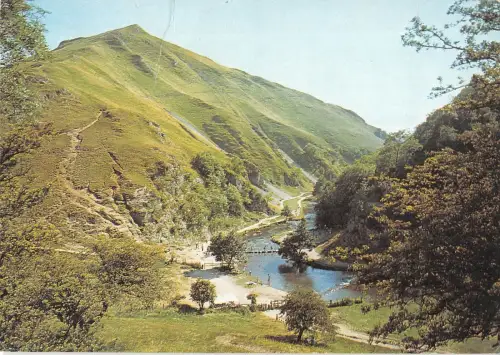 B102606 dovedale derbyshire thorpe cloud uk