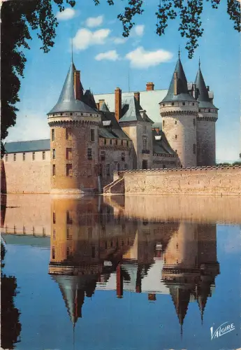 BT5677 Sully sur loire le chateau France