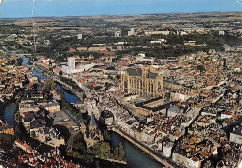 BG35964 metz moselle la moselle et la cathedrale france