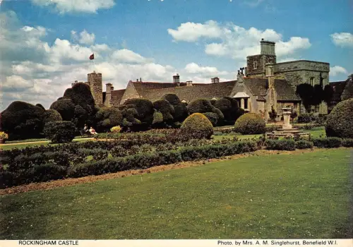 B100631 rockingham castle uk