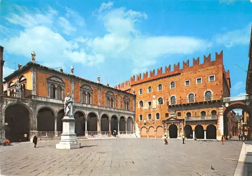 BT1028 verona piazza dei signori italy