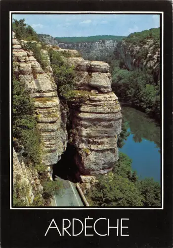 BT8890 Ruoms entree des defiles France