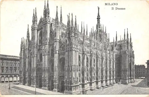 BG25422 milano il duomo italy