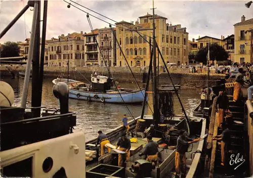 BR25591 St Jean de Luz Le port 2 Scans Frankreich