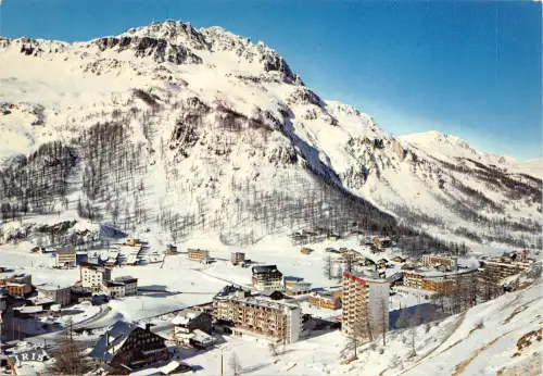 BF2810 la station et le bellevarte val disere france