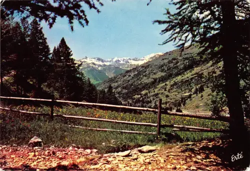 BT12778 La vallee du Quyras aiguilles Frankreich