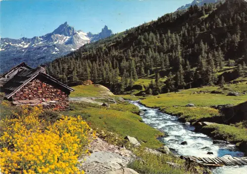 BT4015 Chalets d alpage et le torrent la claree Frankreich