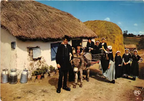 BR22812 Folklore Maraichin St Jean de Monts