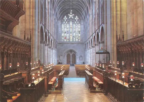BR76423 Hereford Cathedral das Kirchenschiff mit Blick nach Westen UK