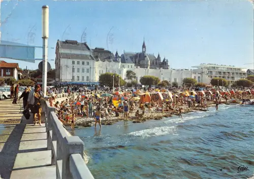BT4219 Arcachon la plage et le casino France