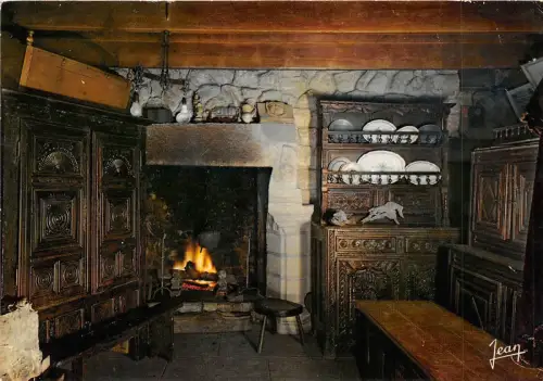 BR22779 Interieur de la Vieille Chaumirere Bretonne france