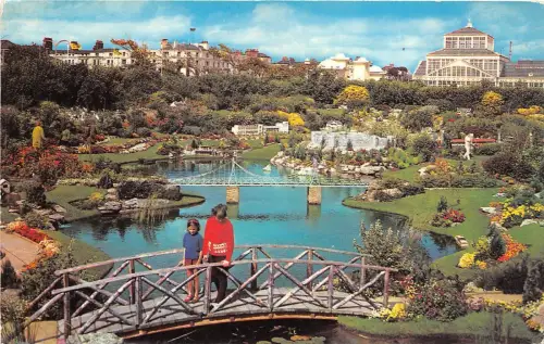 B88221 model village gt yarmouth uk 14x9cm