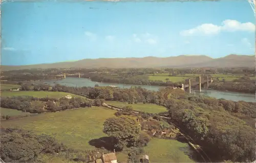 B103414 die Menai Brücken Wales