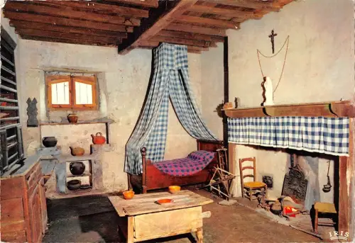 BR54127 Bartres chambre authentique france