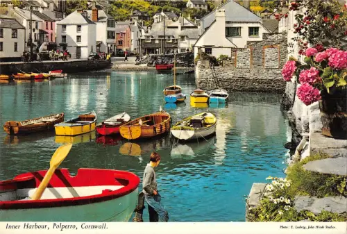 BR92439 Innenhafen Polperro Cornwall Boot UK