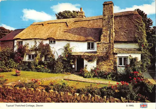 BR90429 typisches reetgedecktes Cottage Devon UK
