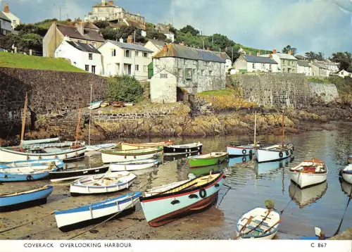 B102035 Coverack mit Blick auf Hafenboot UK