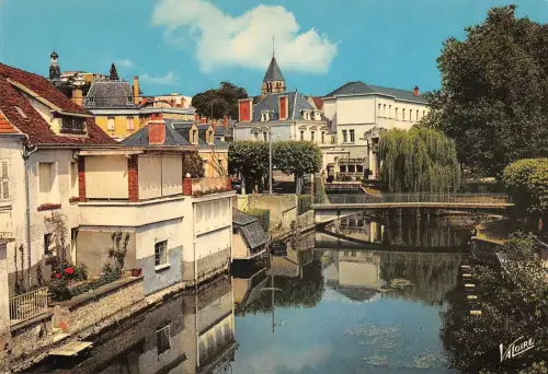 BR54411 Les bords de l Yevre Vierzon france 1 2