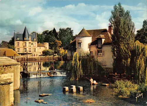 BR54468 Moret sur loing barrage sur le loing france