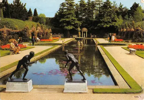 BR83588 the italian garden compton acres poole uk