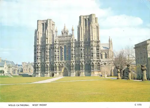 BR82398 Wells Cathedral West Front UK