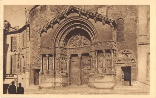 BF8094 facade de la cathedrale st troph arles sur rhone france Frankreich