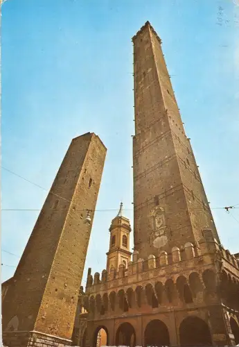BR86326 bologna le due torri italy