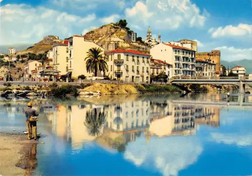 BT0432 Ventimiglia case allo specchio sul roja Italy