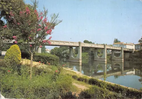 BT9870 Libos le pont neuf Frankreich