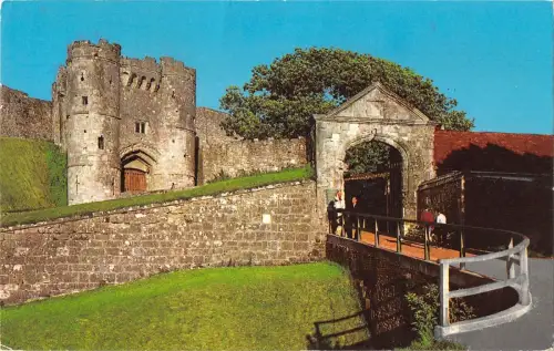 B103837 the gateway carisbrooke castle isle of wight uk