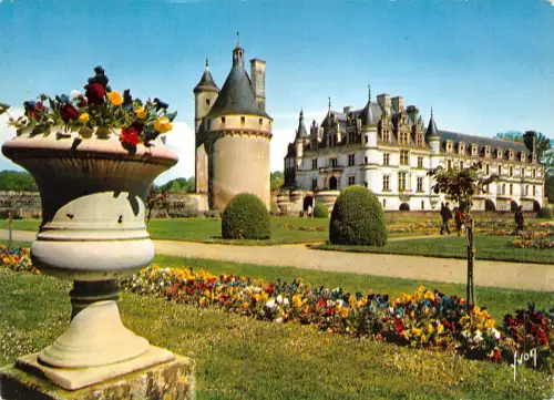 BF2778 chateau de chenonceau et jardin france
