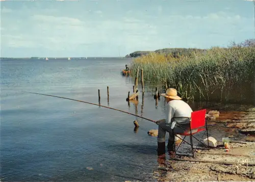 BT10550 la peche au bord d un lac Frankreich Angeln