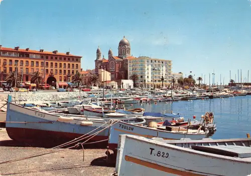 BT5719 Saint Raphael le vieux port et la cathedrale France