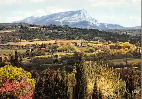 BR51571 La jolie campagne aixoise avec comme toilette de fond la montagne sainte vi