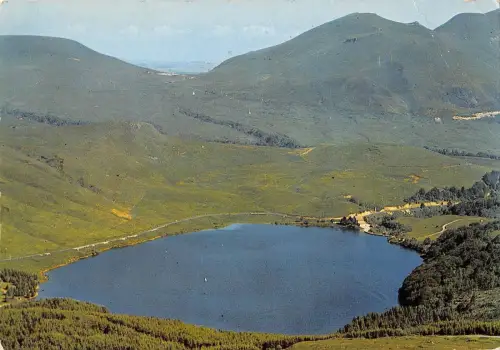 BR52569 Le Lac de Guery au fond le col de la croix morand et le puy Frankreich